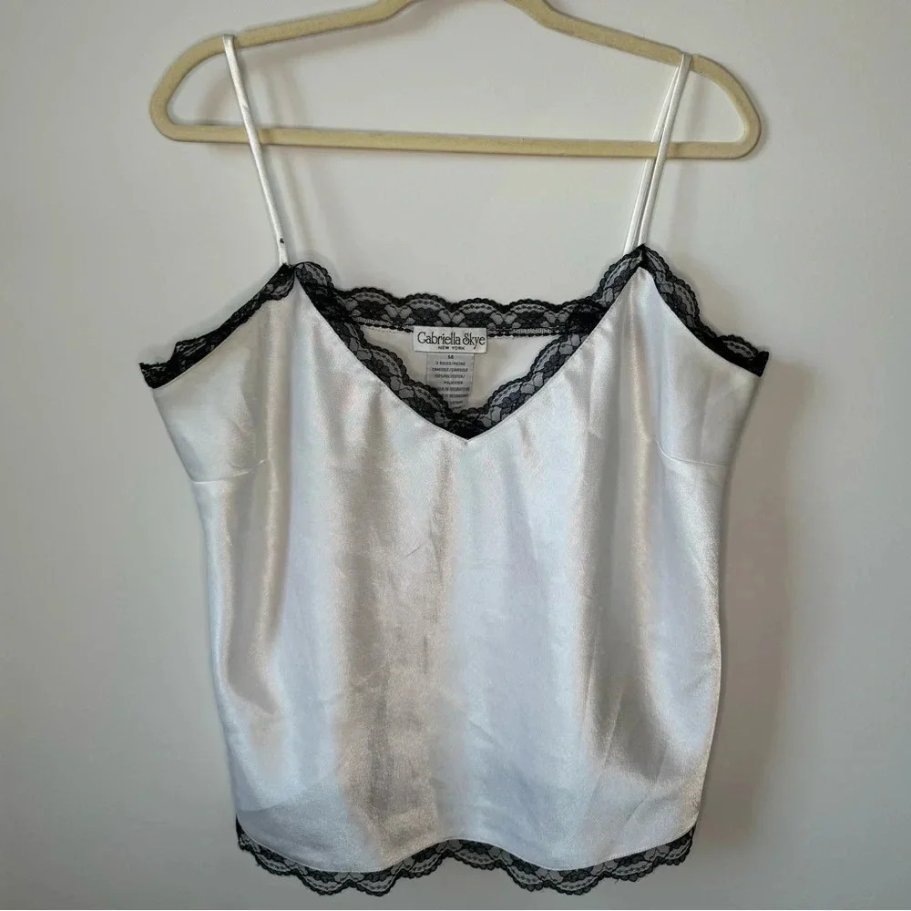 VTG Gabriella Skye Cami Tank Top White and Black Lace
